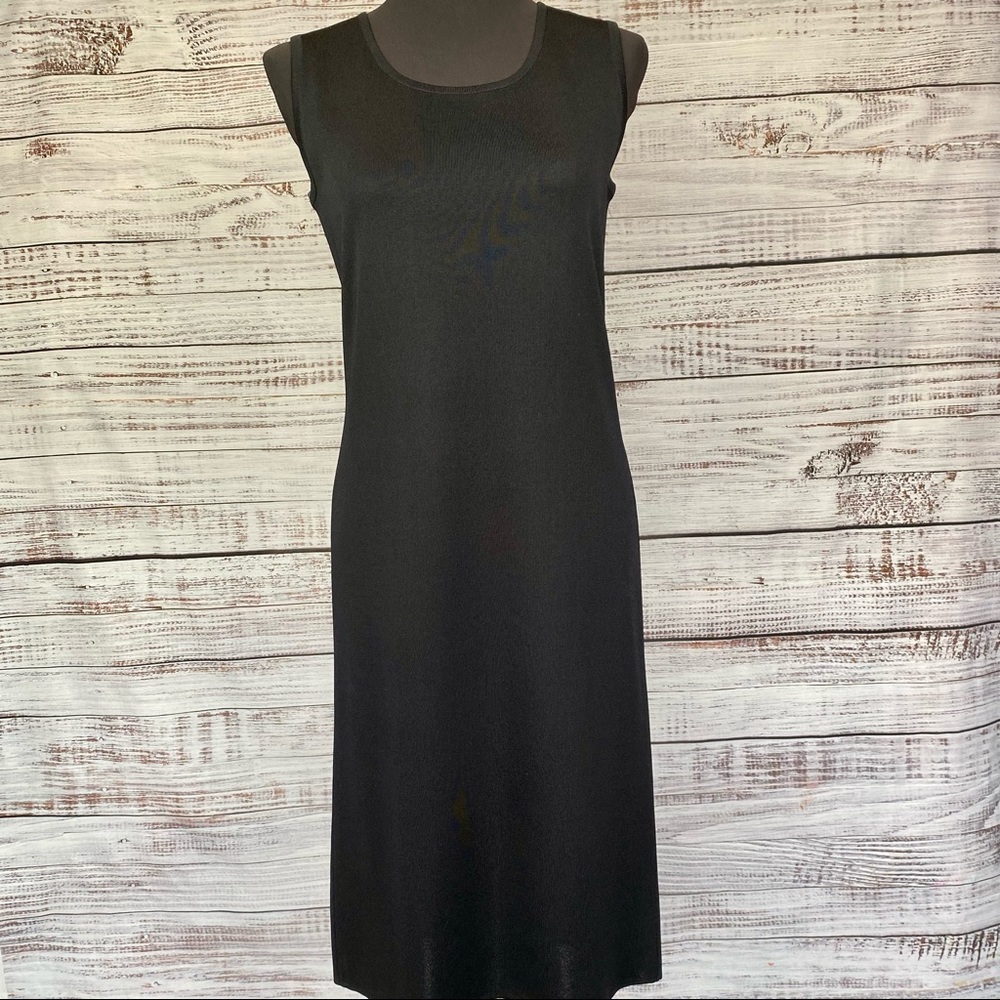 MISOOK Classic Black Knit Sleeveless Midi Dress